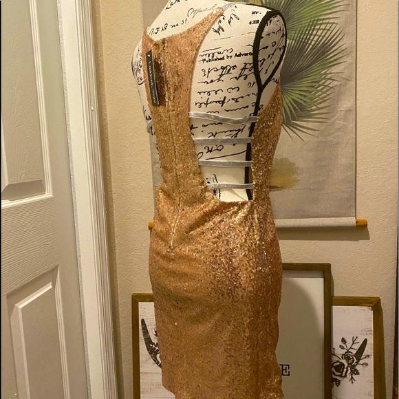 LookBook - Dress - Picture 11 of 11